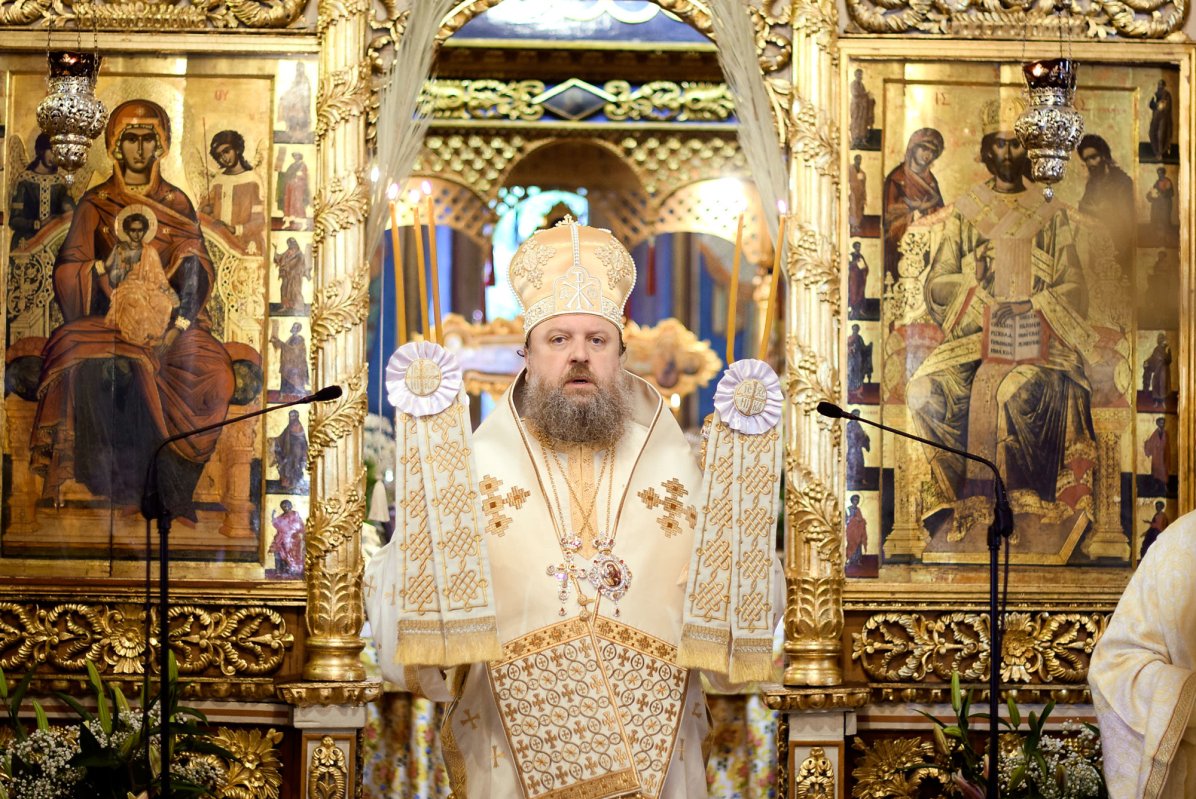 Slujiri arhiereşti în Muntenia şi Dobrogea 34682