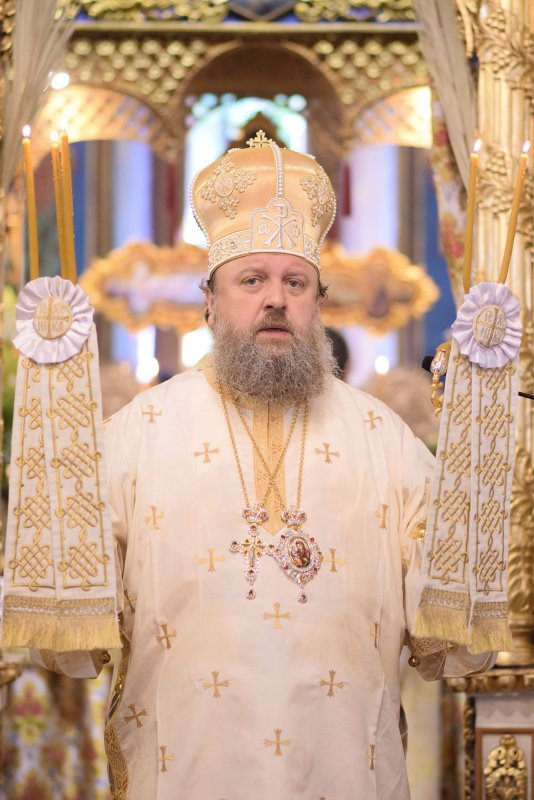 Slujiri arhiereşti în Muntenia şi Dobrogea 34683