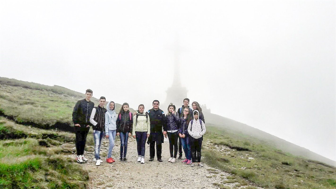 Olimpici dâmbovițeni în tabără la Mănăstirea Peștera 34618