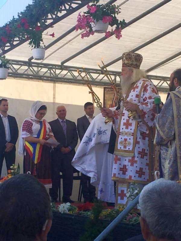 Sfinţire de biserică în satul Brustureţ 34570