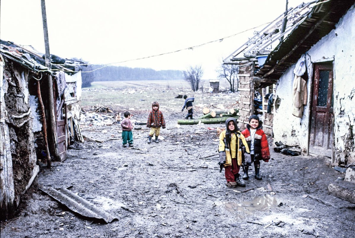 Zeci de mii de copii neșcolarizați 34625