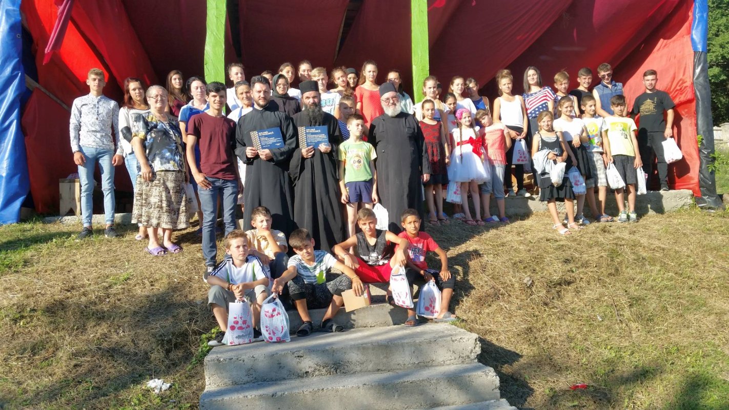 Copiii din Bivolari în tabără la Mănăstirea Balş 34507