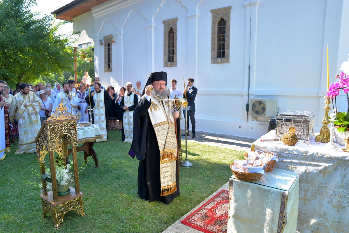 Moaștele sfinților alexandrini la Biserica Bucur Ciobanul 34550