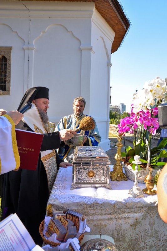 Moaștele sfinților alexandrini la Biserica Bucur Ciobanul 34552