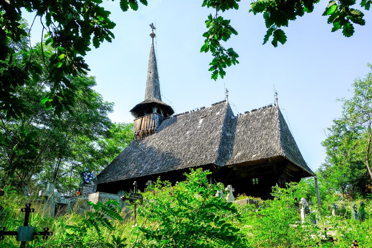 Originala bisericuță de lemn din Borza 34534