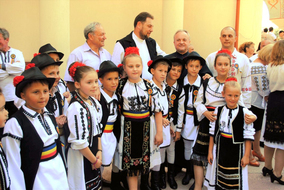 Sărbătoarea portului popular în Parohia „Înălțarea Sfintei Cruci” și „Sfântul Apostol Bartolomeu” din Cluj-Napoca 34519