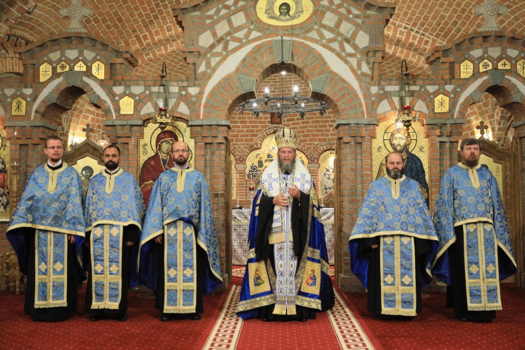 Slujba Paraclisului Maicii Domnului la Huedin și Baia Mare 34517