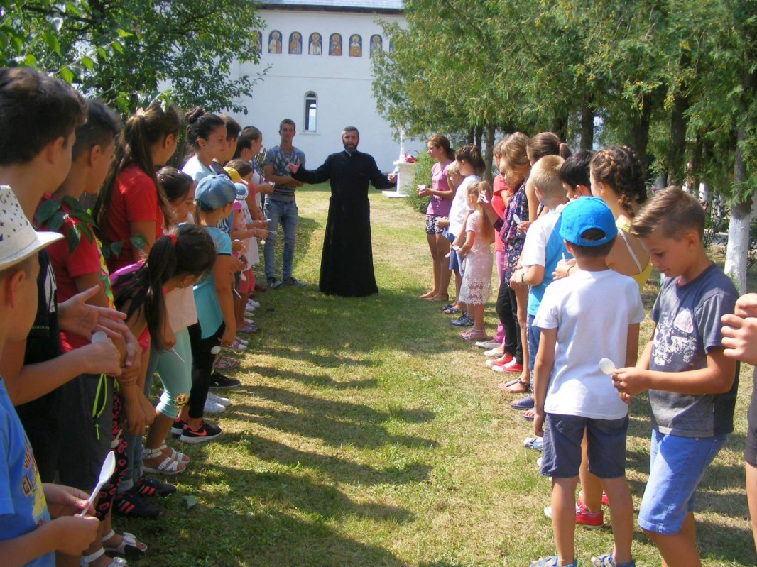 Şcoli de vară în Eparhia Romanului şi Bacăului 34447