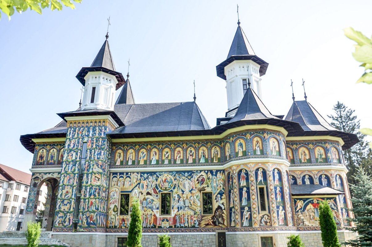 Mijlocitor fierbinte pentru neamul său 34332