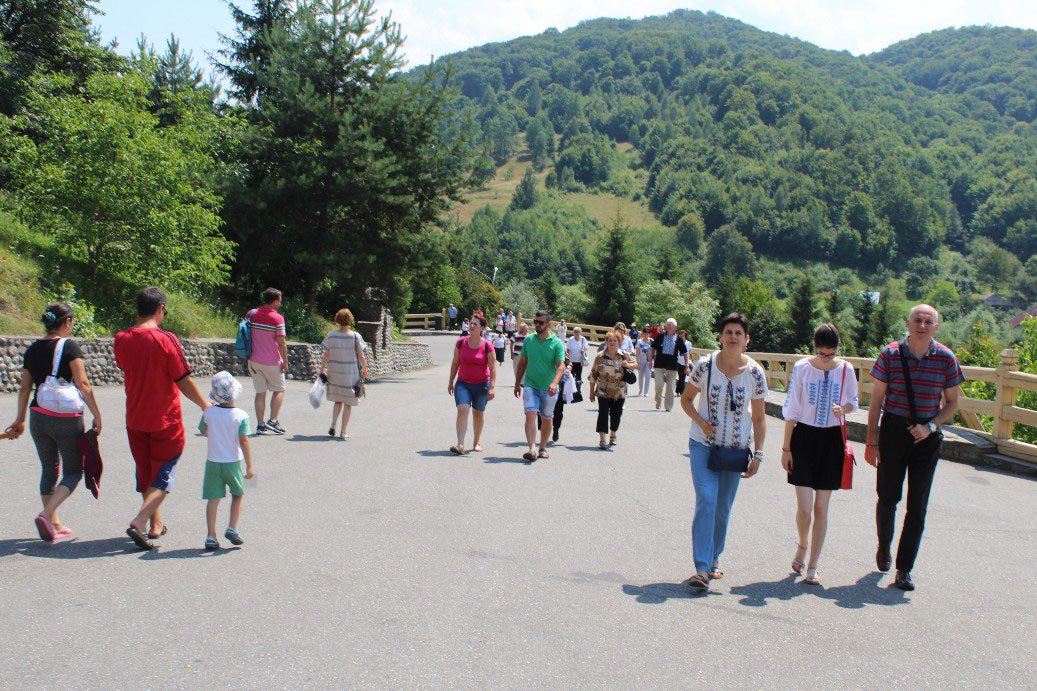 Pelerinaj la mănăstiri năsăudene şi maramureşene 34355