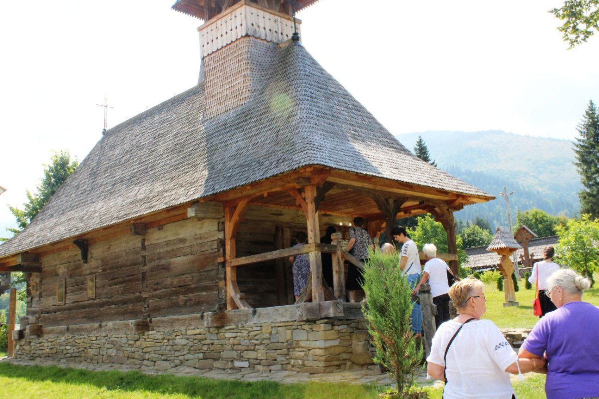 Pelerinaj la mănăstiri năsăudene şi maramureşene 34369