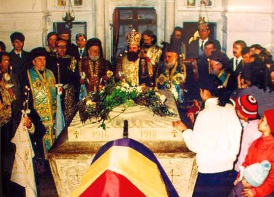 Flacăra veșnică a memoriei eroului necunoscut 34383