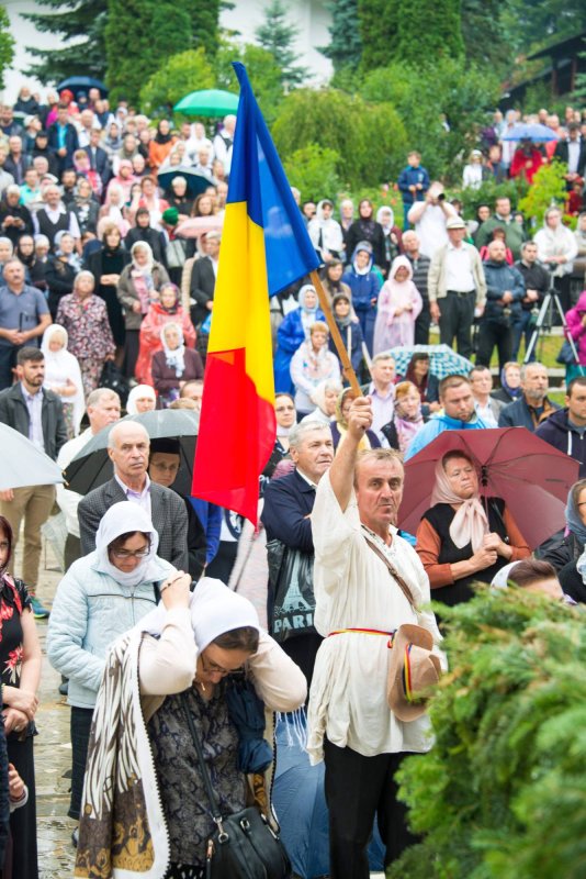 Tripticul sărbătorilor nemţene cinstit prin rugăciuni în Sihăstrie 34209