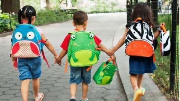 Campania „Ghiozdane cu rechizite pentru copiii nevoiași”, la Gherla 34156