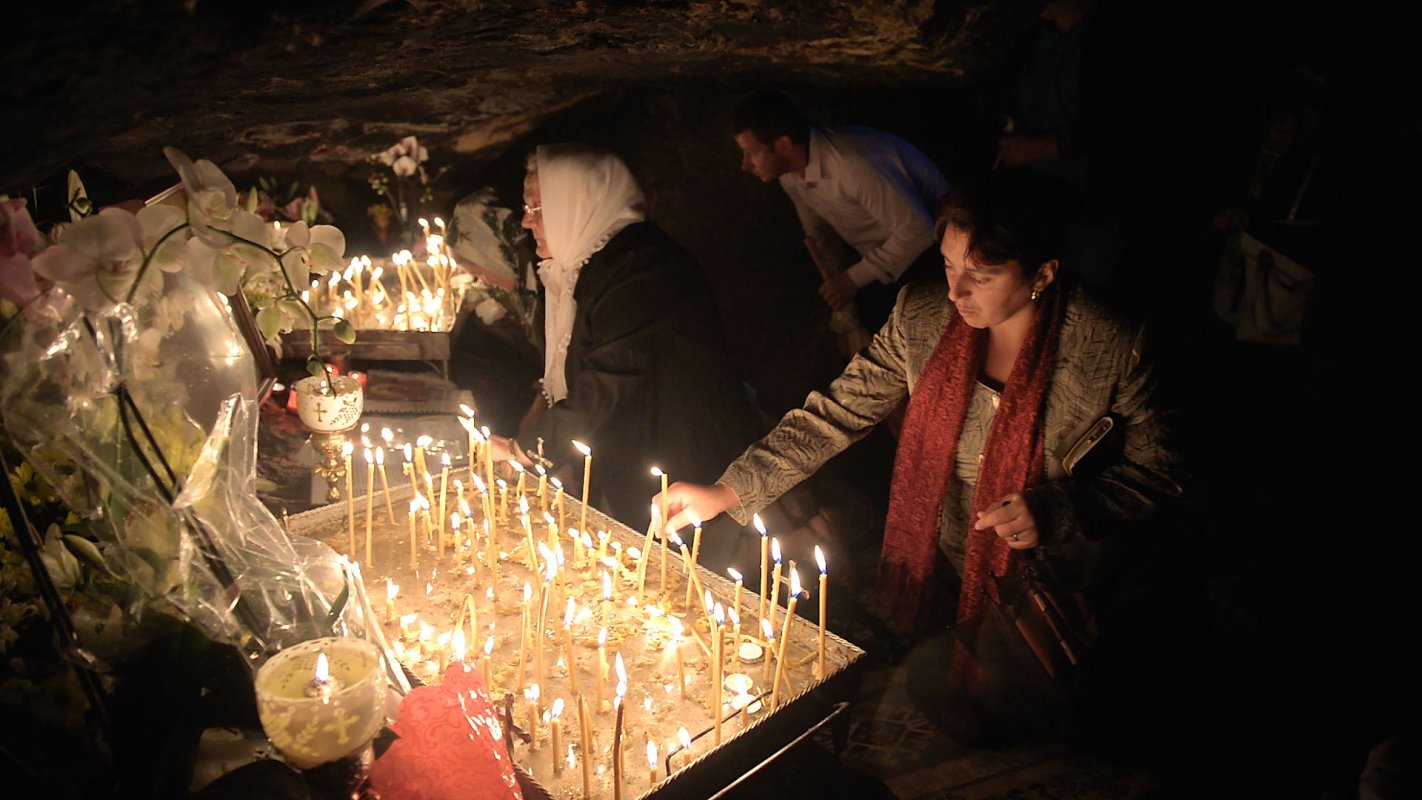 Ierarhi, preoţi şi credincioşi, rugători către Sfinții nemțeni 34192