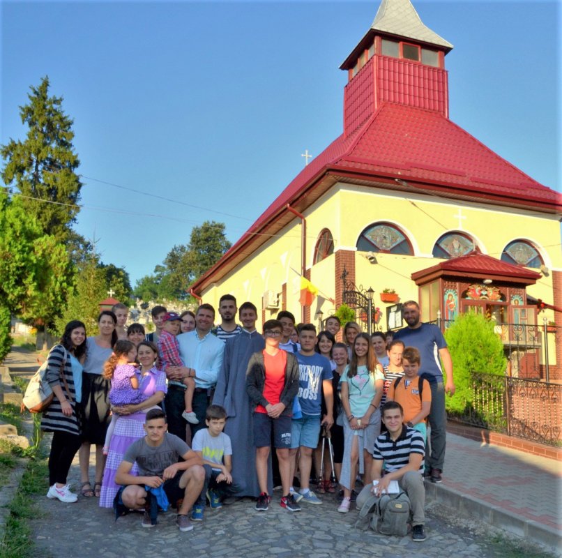 Pelerini medieșeni la chilia părintelui Arsenie Boca din Munții Făgăraș 34146