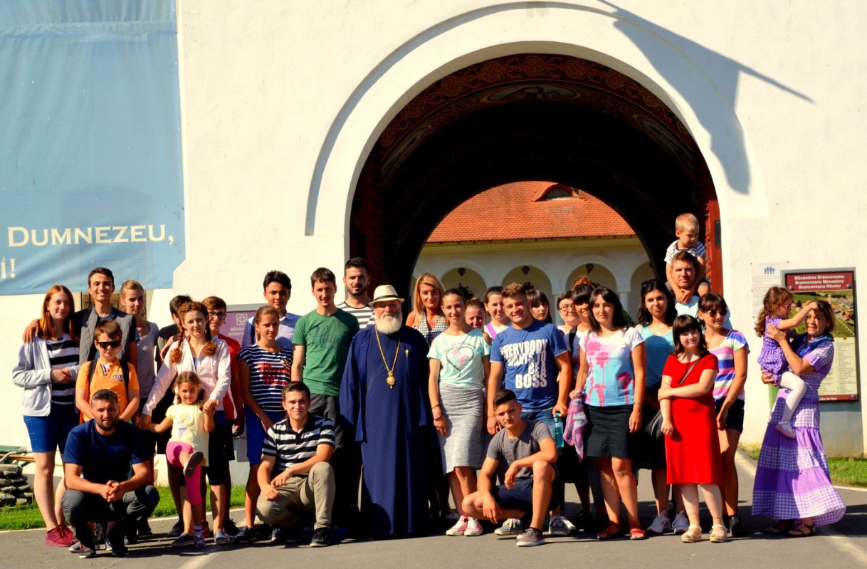 Pelerini medieșeni la chilia părintelui Arsenie Boca din Munții Făgăraș 34148