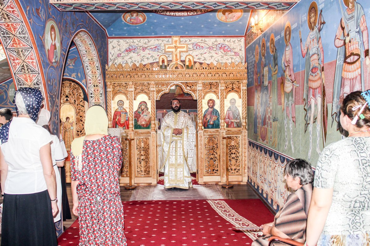 Moment festiv pentru s„Tinerii Maicii Domnului” 34092