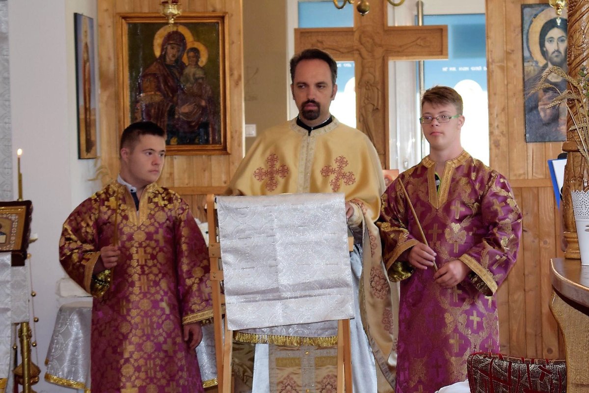 Tabără pentru tineri cu dizabilități, la Parohia Bartolomeu Nord, Braşov 34079