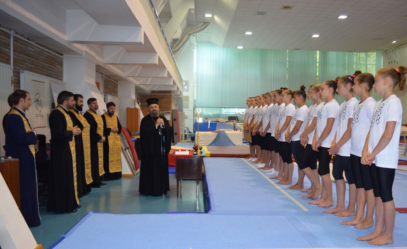 Episcopia Devei și Hunedoarei a oferit două aparate de gimnastică lotului olimpic și național 34029