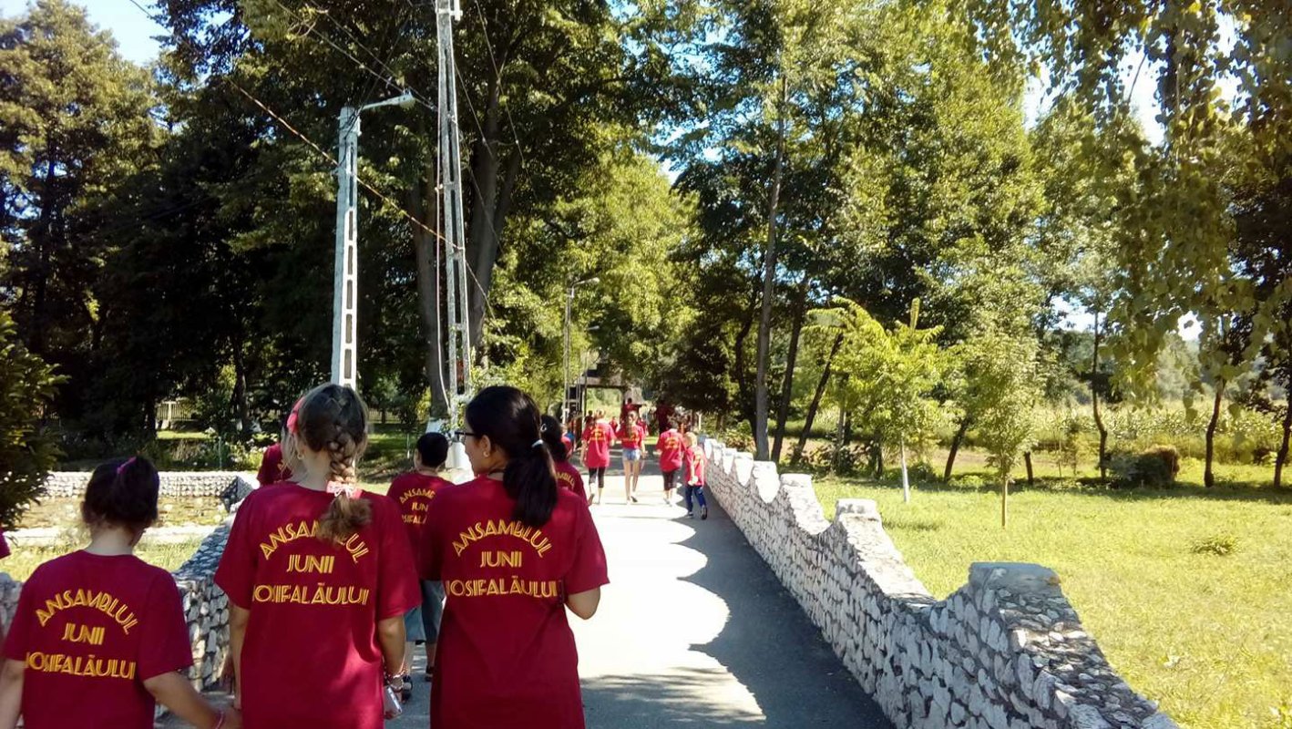 Tinerii din Iosifalău au participat la tabăra „Bucuria cunoașterii” 33948