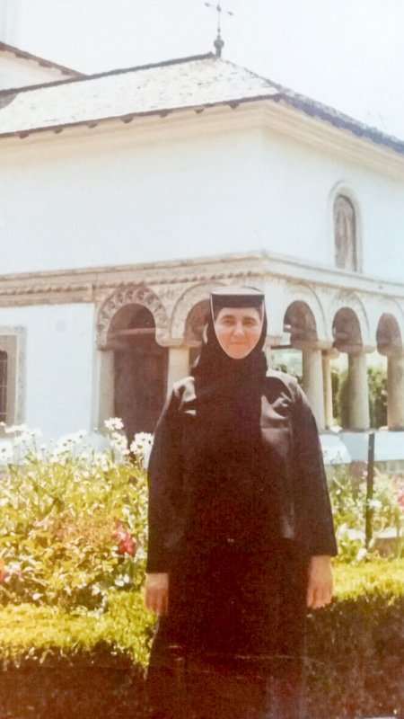 Maica Melania de la Hurezi, o viață închinată rugăciunii 34014