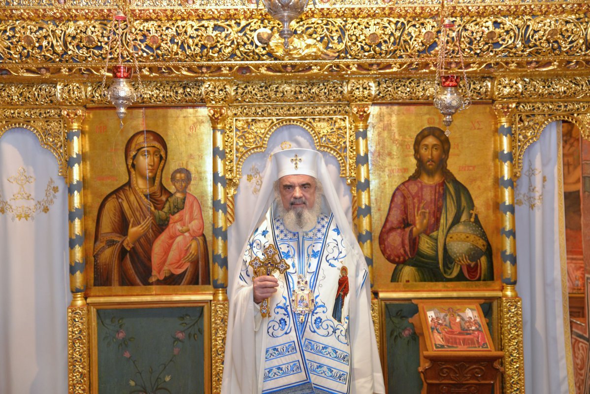 Mutarea la viaţă a Maicii Vieţii 33840