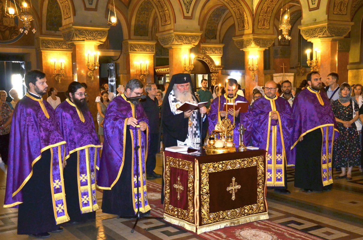 Prohodul Maicii Domnului la Catedrala din Timișoara 33830