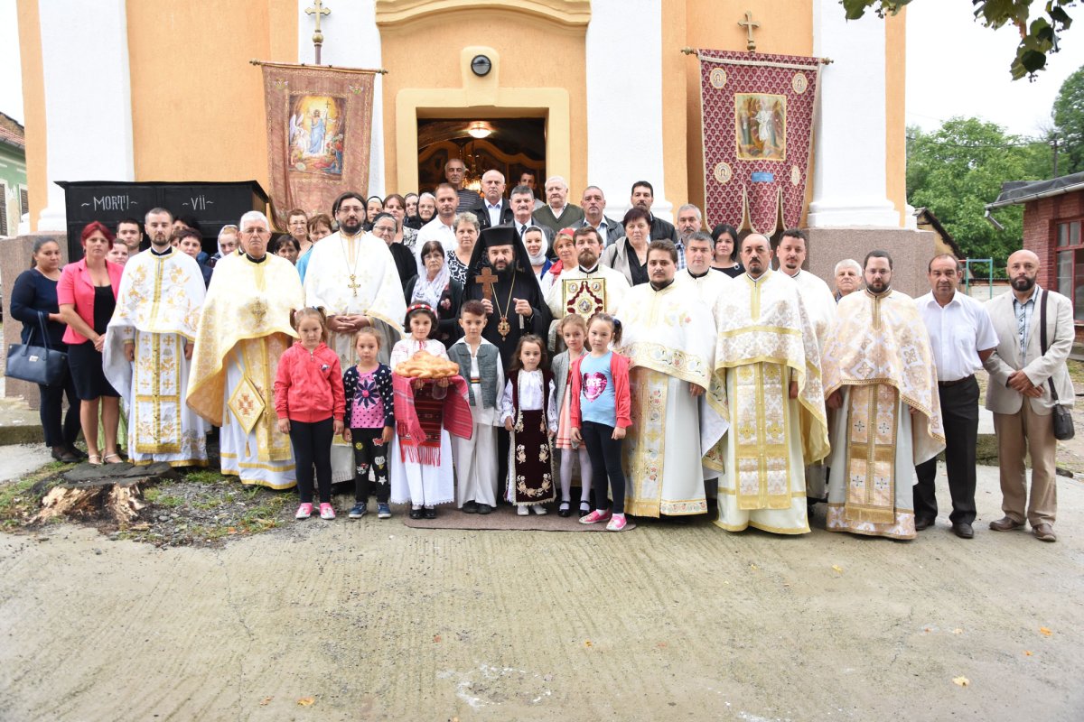 Târnosirea Bisericii din filia Agadici 33835