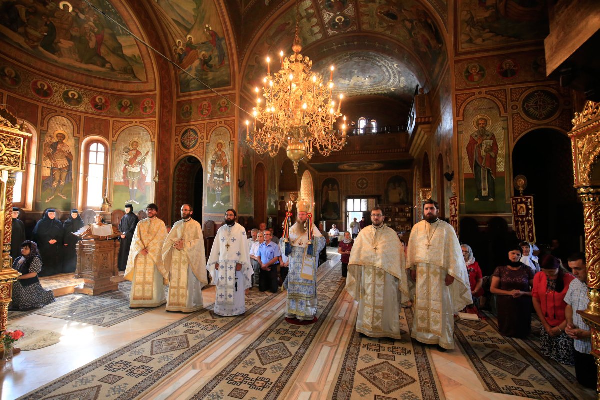 Târnosiri și binecuvântări arhierești 33812