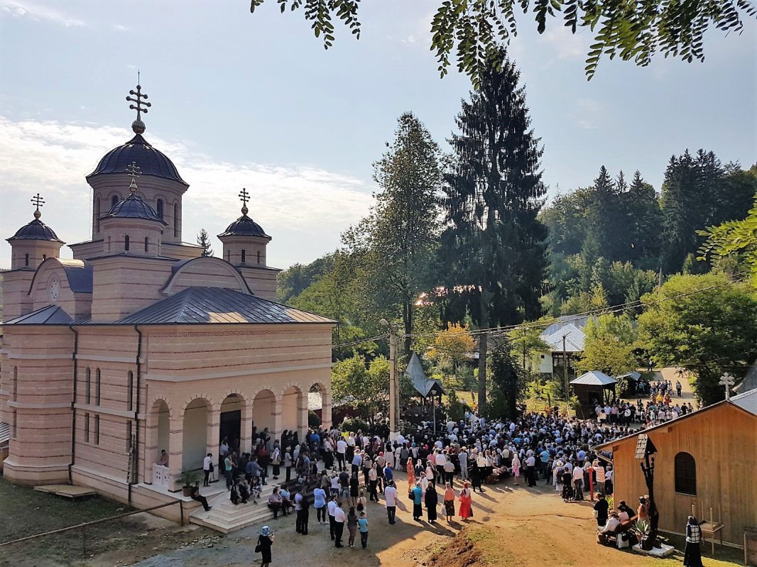 Hramuri și pelerinaje în cinstea Maicii Domnului 33751