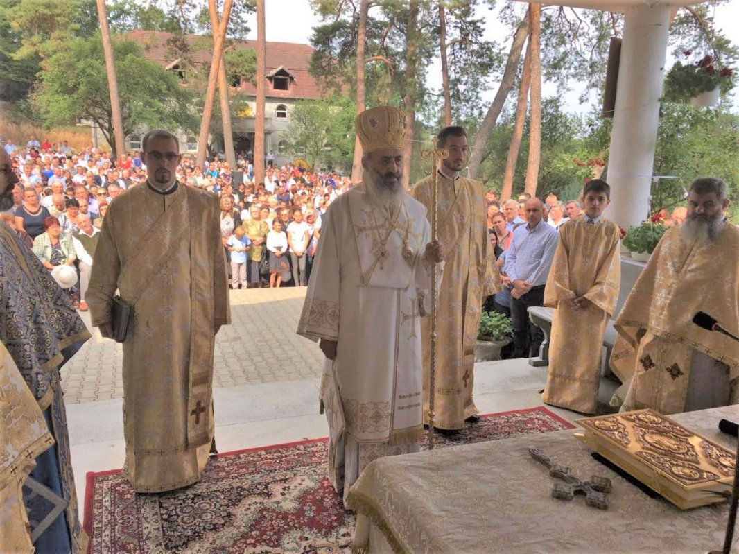 Hramuri și pelerinaje în cinstea Maicii Domnului 33759