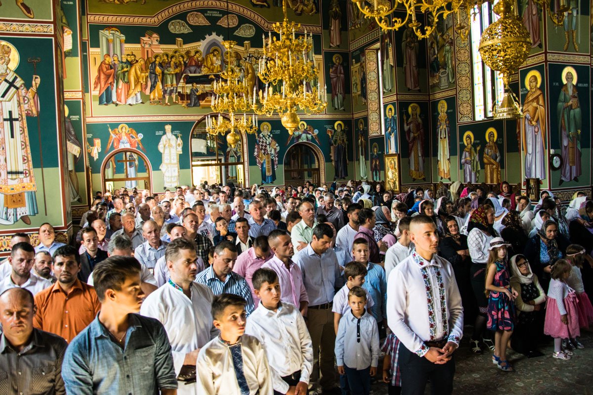 Prima Liturghie săvârşită „acasă“, la mănăstirea de metanie, ca vlădică 33735