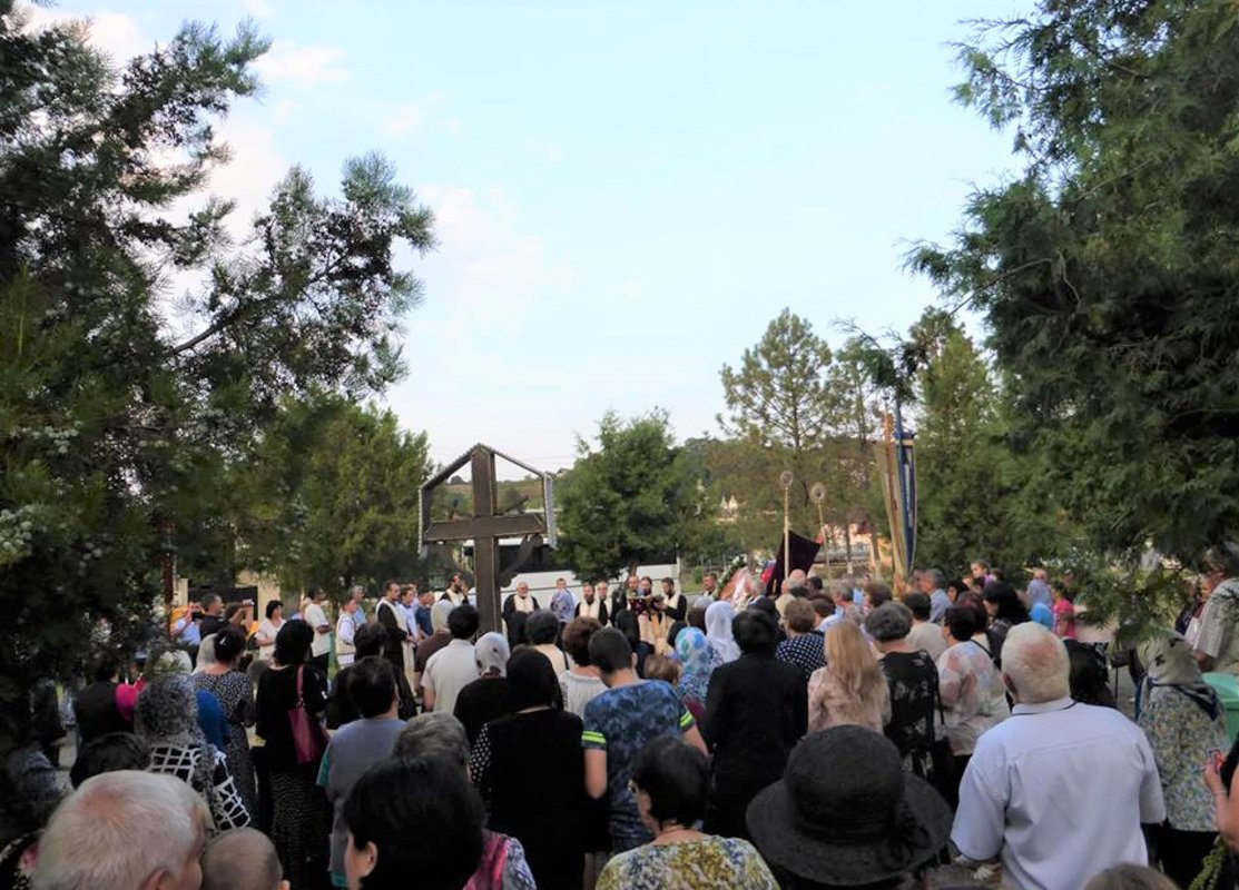 Procesiune în cinstea Maicii Domnului, în muncipiul Brad 33667