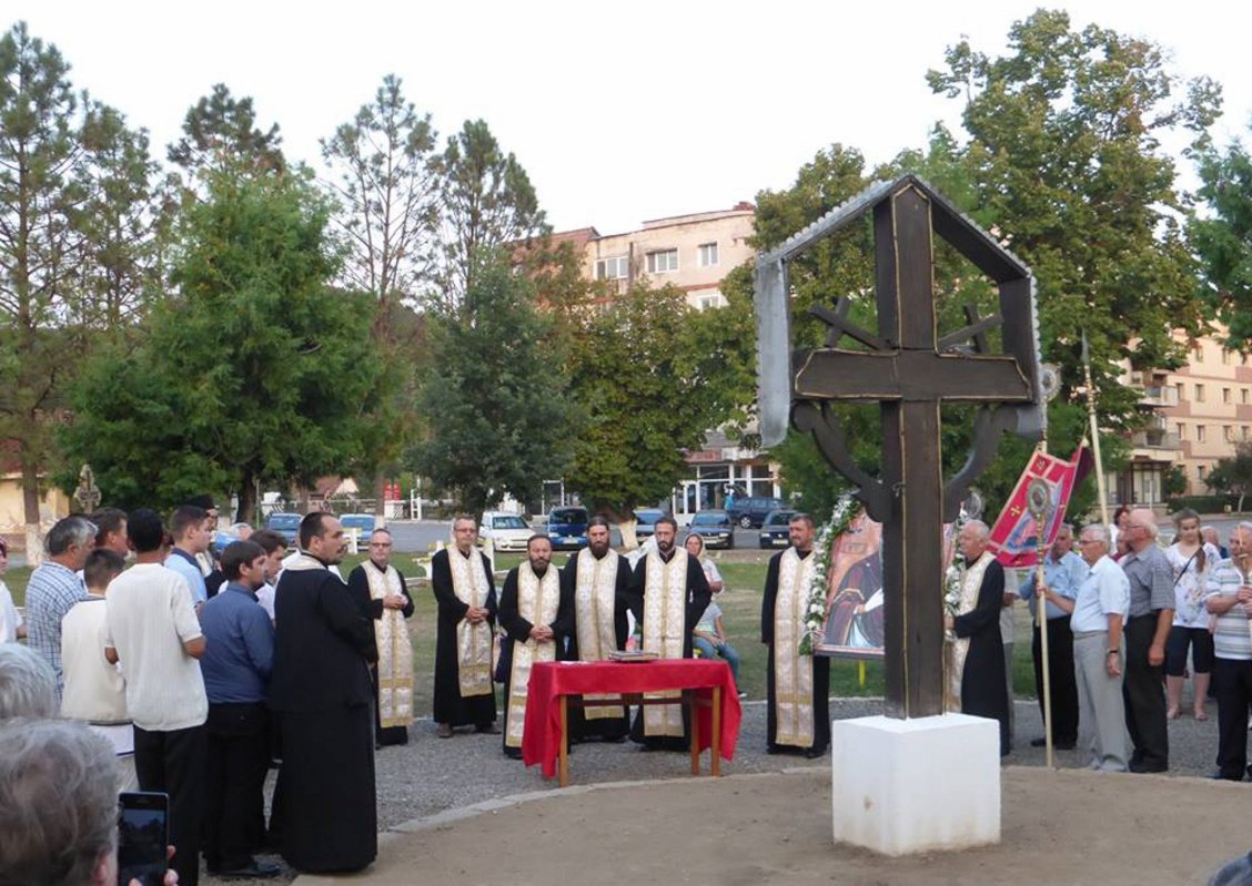 Procesiune în cinstea Maicii Domnului, în muncipiul Brad 33668