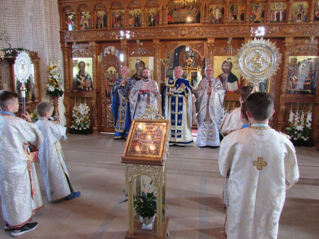 Sărbătoare în parohii clujene 33597