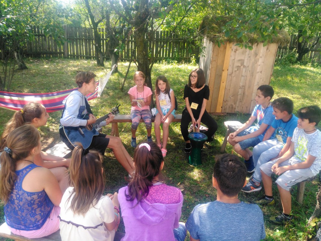 Tabără pentru 70 de copii și tineri din Gheorgheni, Harghita 33605