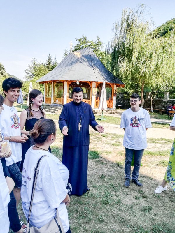 Tabăra „Tradiție și noutate” în Mitropolia Ardealului 33630