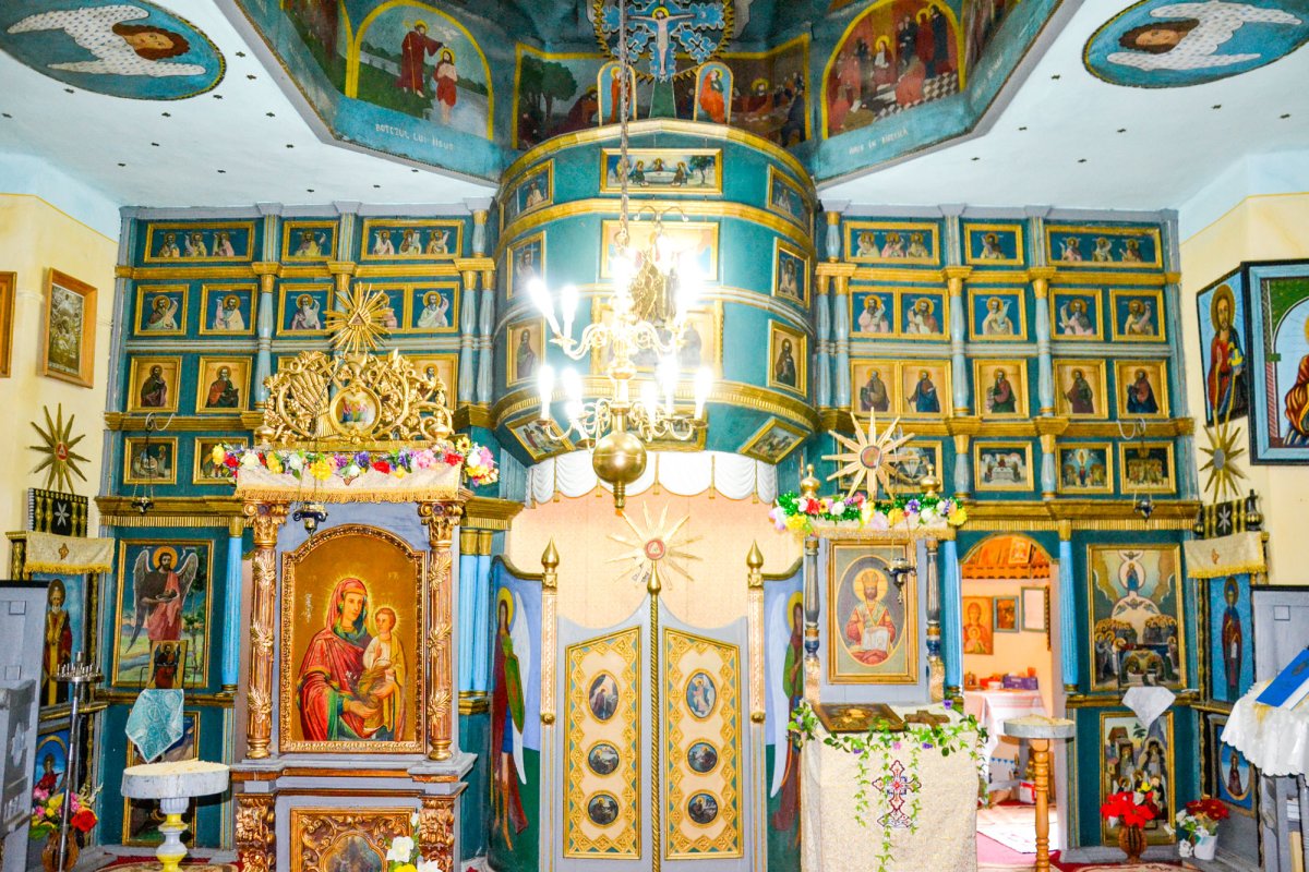 Bisericuța „călătoare” de pe Harțag 33575