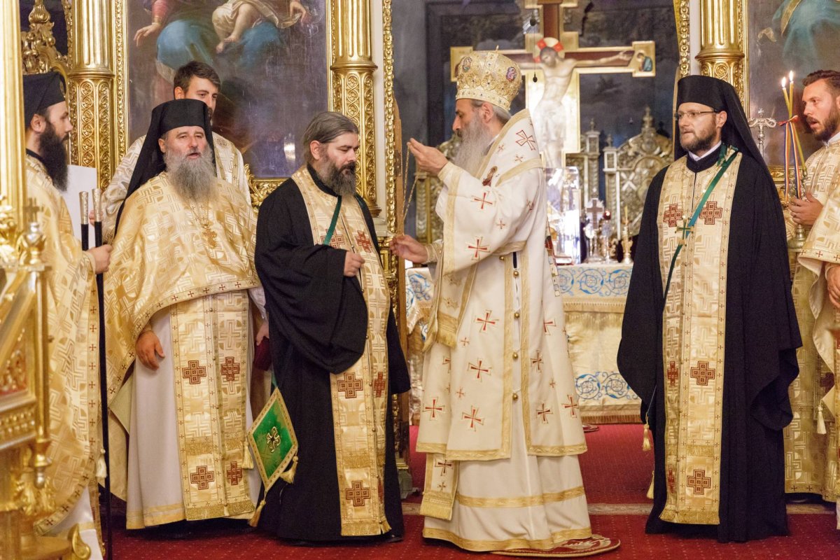 IPS Teofan: „Iertarea îl duce pe om spre libertate, neiertarea naşte sclavi“ 33477