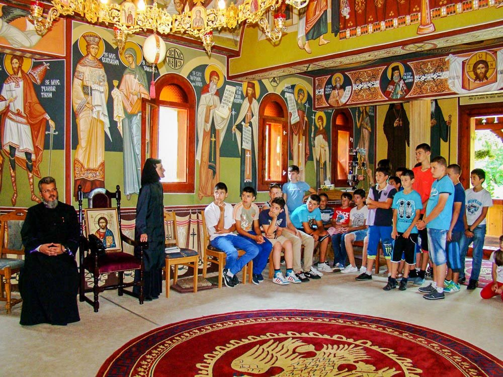 Mănăstirea Strâmba, loc al slujirii sociale responsabile 33522