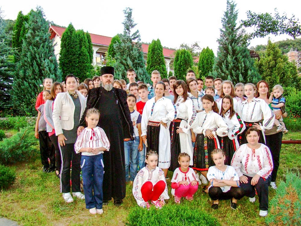 Mănăstirea Strâmba, loc al slujirii sociale responsabile 33528