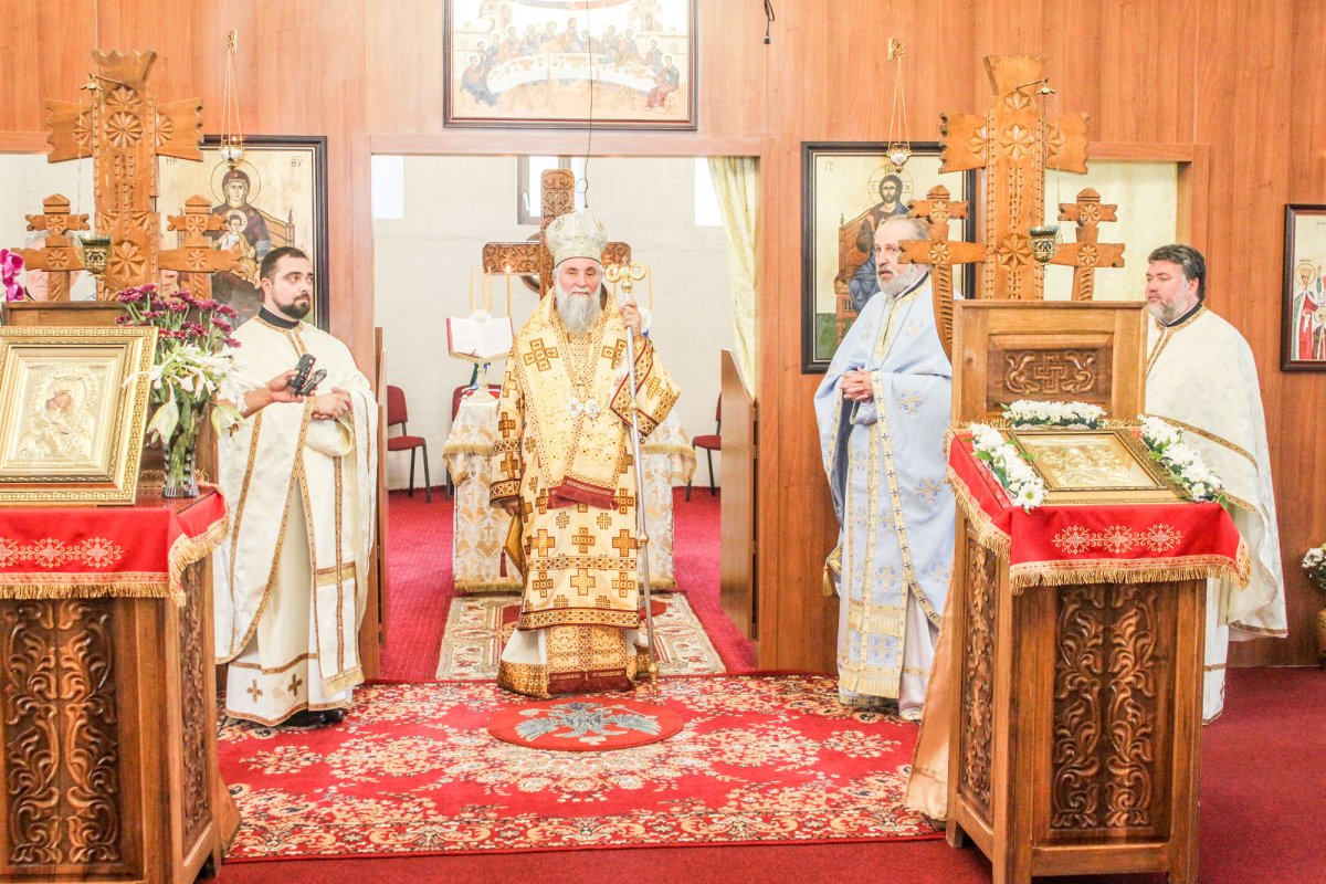 „Dumnezeu se îngrijește permanent de viața noastră” 33437