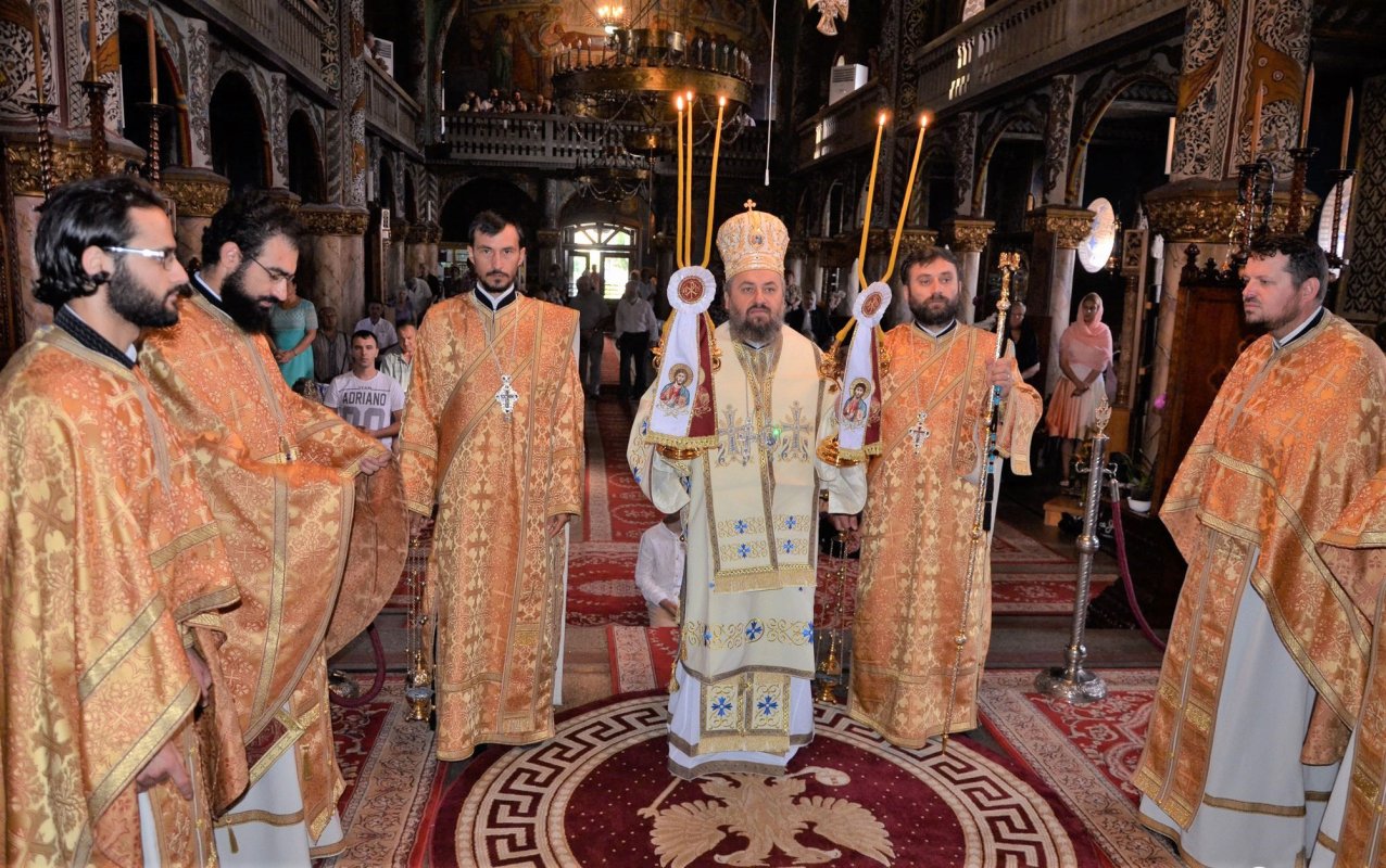 Slujiri arhierești și târnosiri în Duminica a 11-a după Rusalii 33420