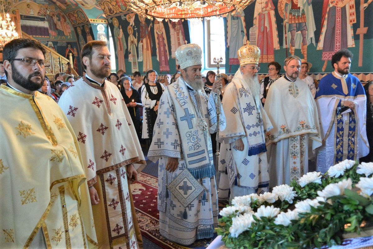 Slujiri arhierești și târnosiri în Duminica a 11-a după Rusalii 33422