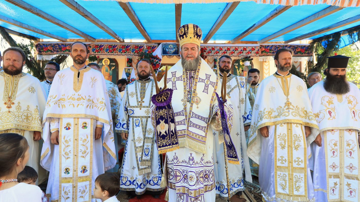 Slujiri arhierești și târnosiri în Duminica a 11-a după Rusalii 33425