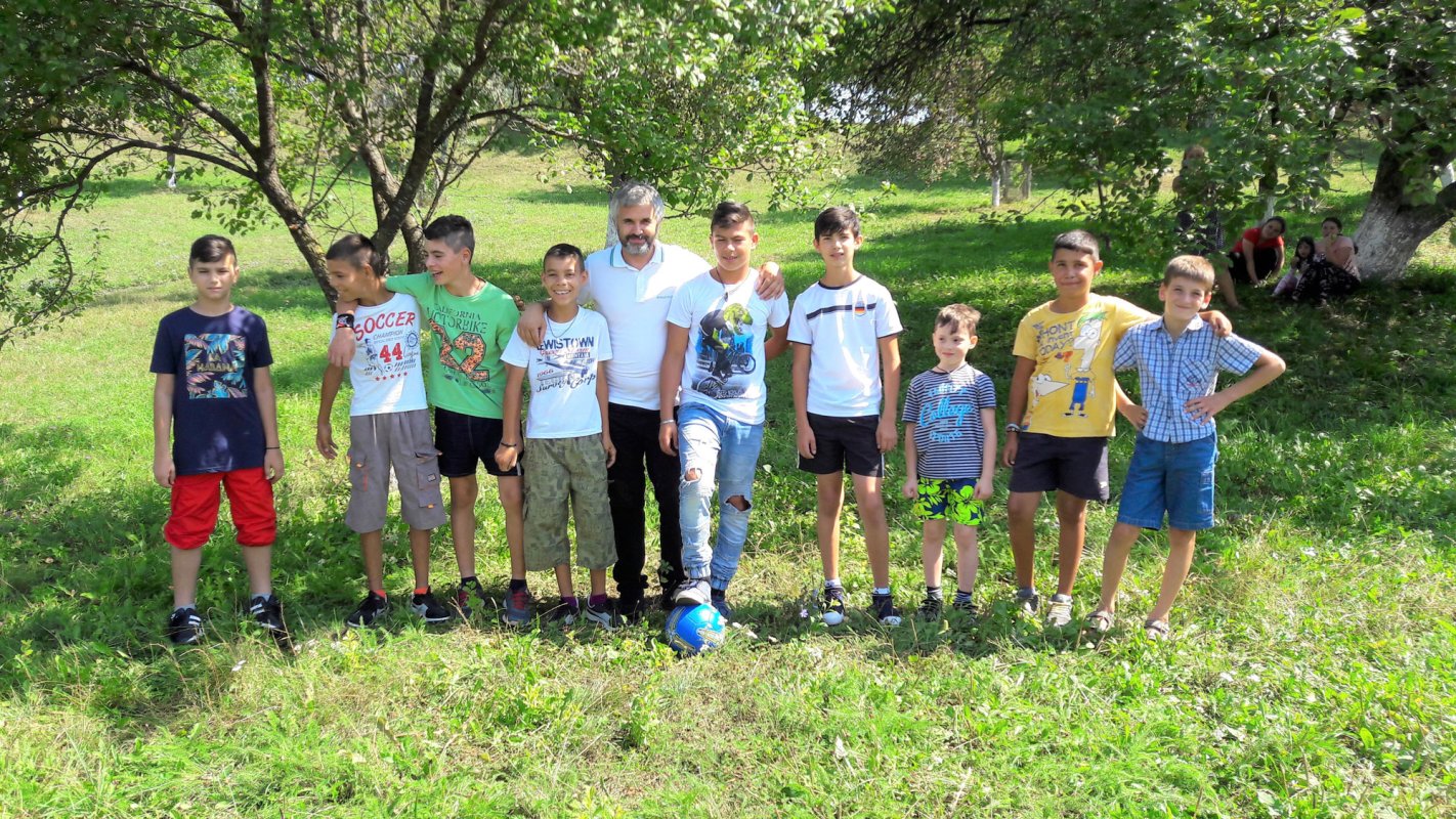 Tabără de pictură pentru copii, în parohia brașoveană Seliștat 33429