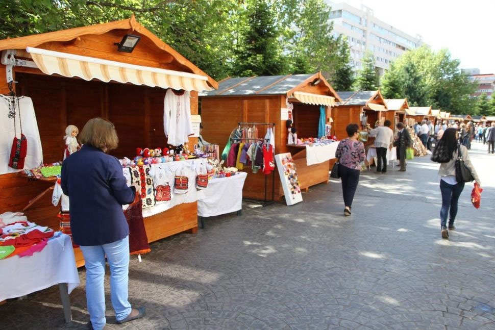 Tradiţii populare româneşti la Târgu-Jiu 33312