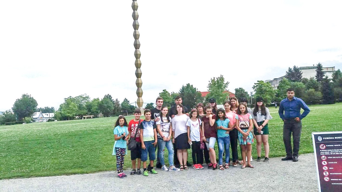 „Pe urmele eroilor noştri” 33148