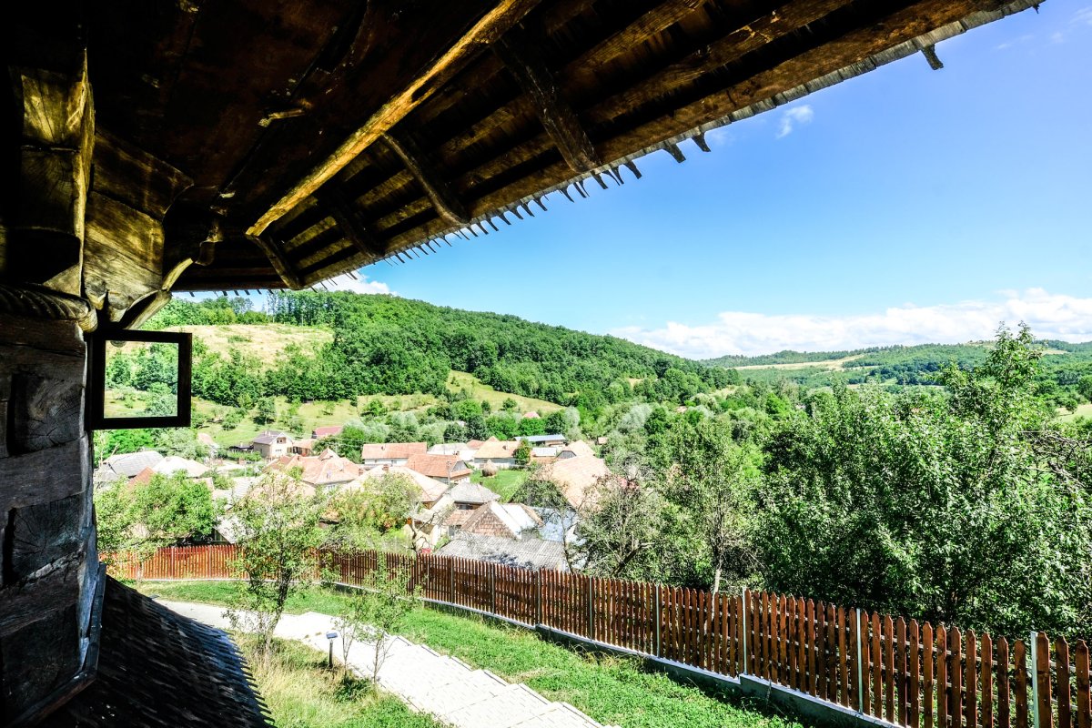 Bisericuța de lemn de la Fildu de Sus 33108